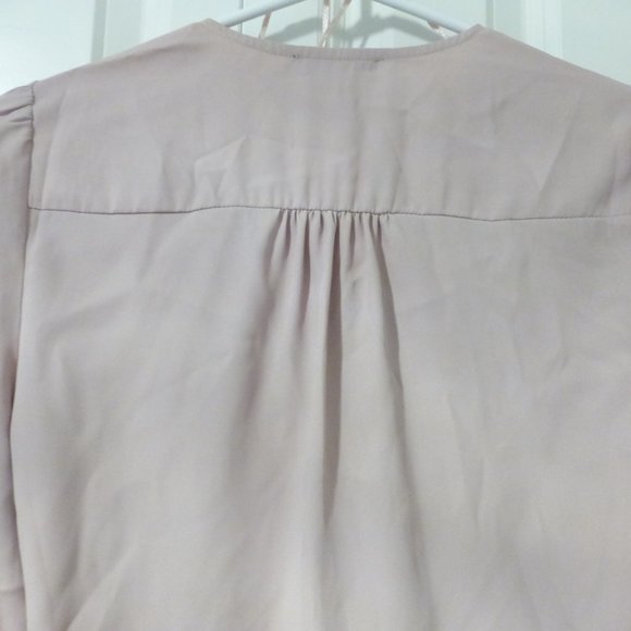 LE-CHATEAU light pink long sleeve v-neck blouse - Picture 9 of 12
